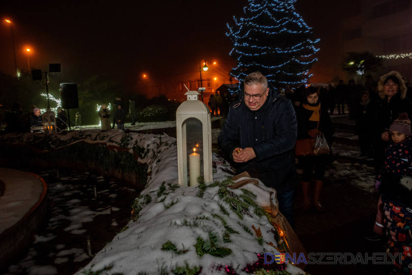 Maličkosti s veľkou láskou - zapálili druhú adventnú sviečku