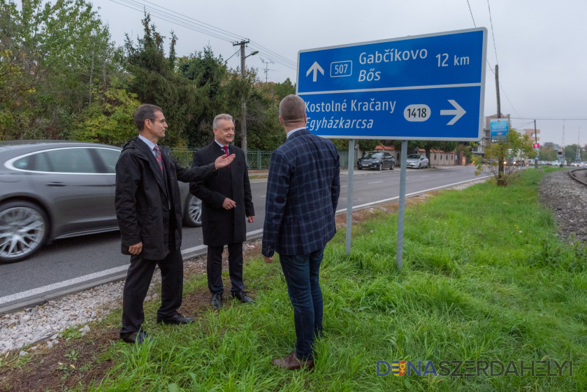 Narastá počet menšinových obcí, ktoré v maximálnej miere dodržiavajú menšinové jazykové práva