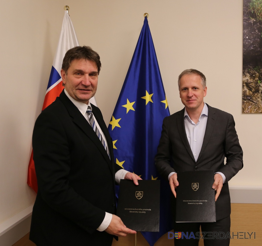 Foto: Ministerstvo životného prostredia SR/FB Envirorezort podpísal memorandum o posilňovaní spolupráce s neziskovým sektorom a občianskou spoločnosťou