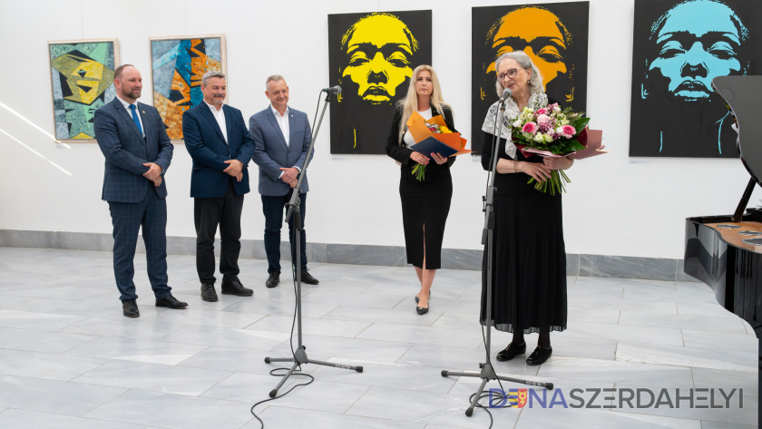 V Žitnoostrovskom múzeu otvorili výstavu umelcov – „srdciarov”