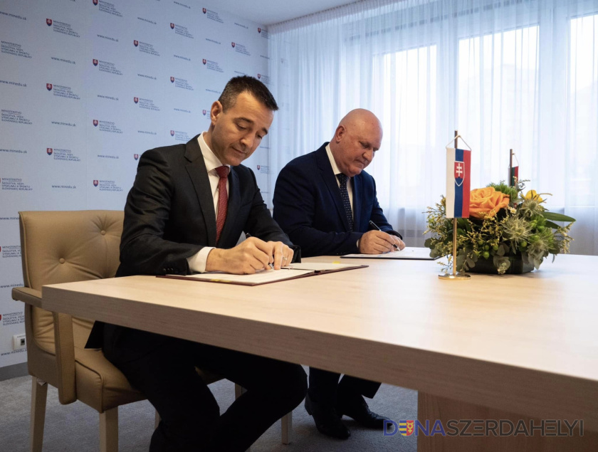Foto: Ministerstvo školstva, vedy, výskumu a športu SR/FB Rezorty školstva Slovenska a Bulharska podpísali Program spolupráce a dohodli sa na intenzívnej spolupráci