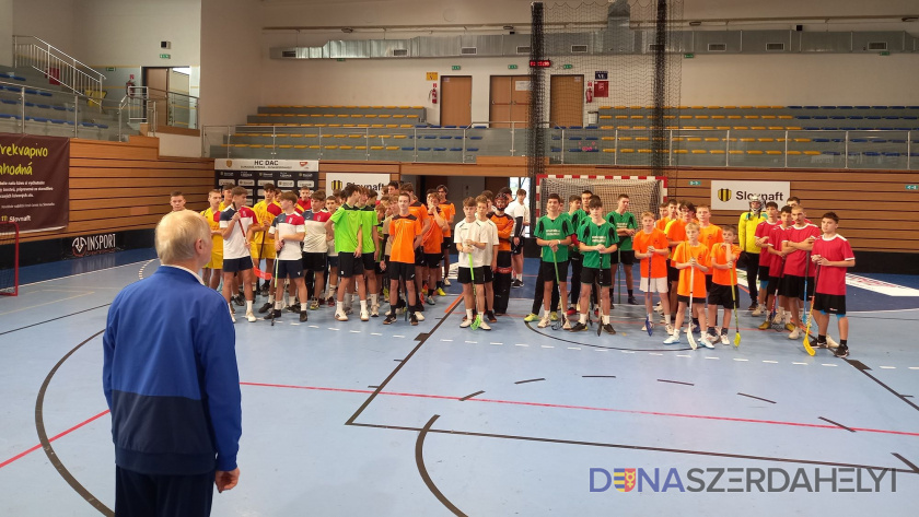 Sebavedomé víťazstvo ZŠ Jilemnického vo florbalovej súťaži chlapcov druhého stupňa