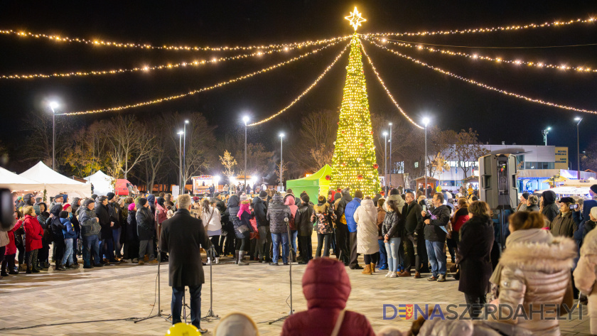 foto: Vince Rózsár Vianočné trhy v Dunajskej Strede otvorili svoje brány