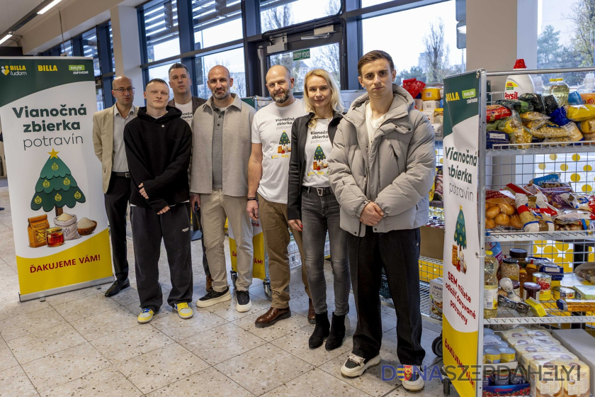 Foto: Petronela Lojeková/amic.sk Prvoligoví futbalisti a BILLA spojili sily. Vianočná zbierka potravín pomohla rodinám v ťažkých časoch