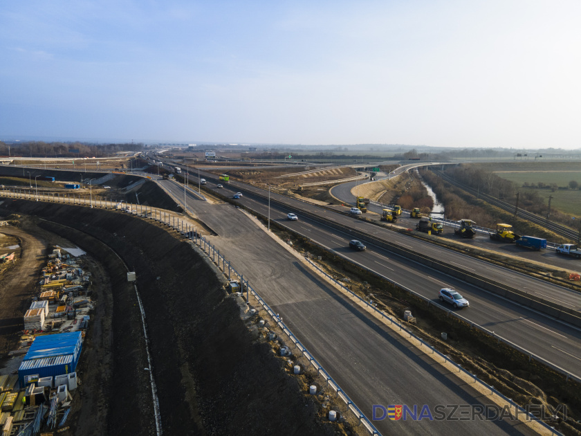 Foto: NDS Výstavba hlavnej diaľničnej tepny sa dostáva do ďalšej fázy, postupne sa dokončujú náhradné trasy