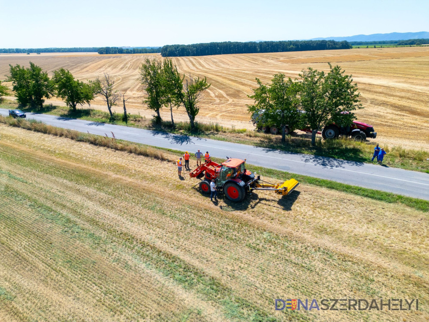 Novou posilou flotily krajských cestárov je špeciálna kosačka, vydáva sa na cesty a cyklotrasy