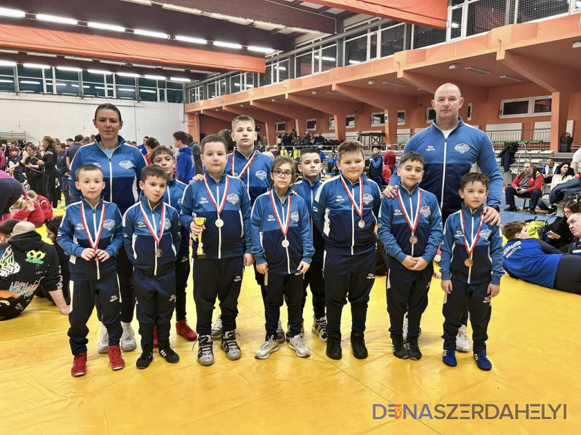 Foto: Gaál Wrestling Team Prvý úspech Gaál Wrestling Teamu v roku 2025: jedna zlatá, dve strieborné a päť bronzových medailí