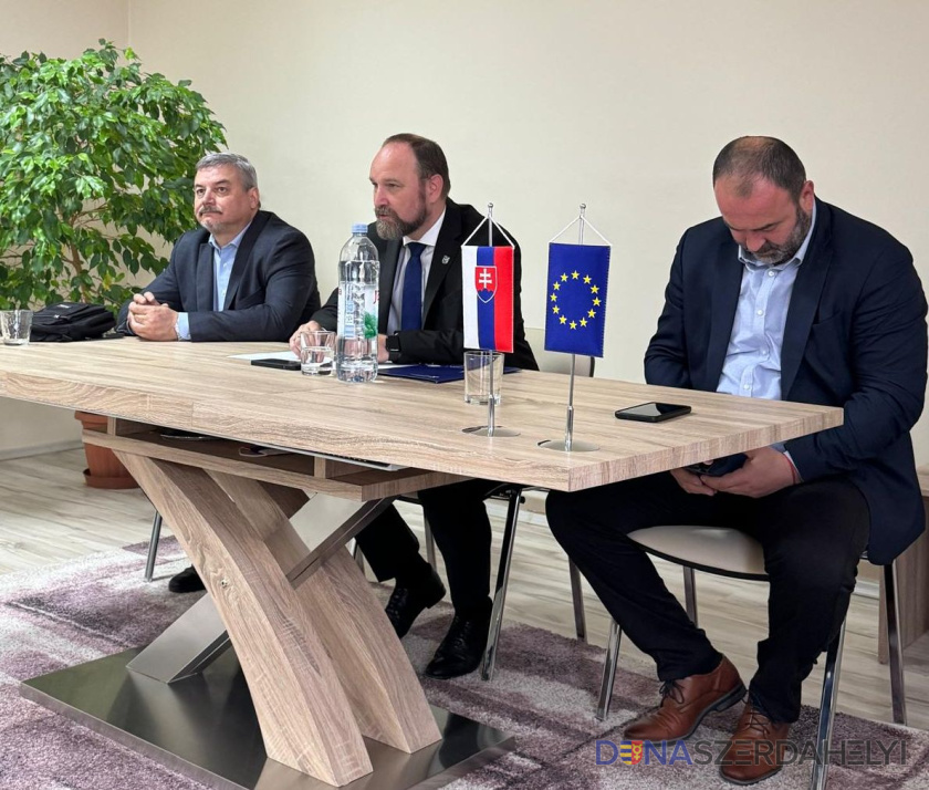Foto: TTSK Župan Viskupič navštívil Dolný Štál, obciam postihnutým slintačkou a krívačkou ponúkol adresnú pomoc
