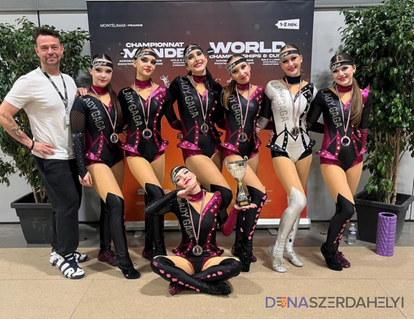 Foto: Športujsnami Plný finálový "úlovok" na Svetovom pohári v akrobatickom rokenrole vo Francúzsku