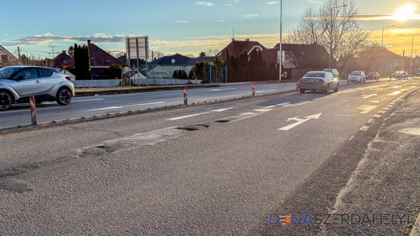 Pracovníci údržby krajsých ciest čoskoro dokončia opravu úseku cesty 507 (Vajanského ulica) pred obchodom Lidl. (Foto: Vince Rózsár) Kto opravuje cesty v Dunajskej Strede? – Informácia o kompetenciách