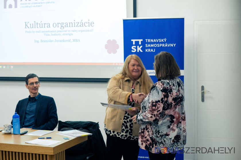 Foto: TTSK Trnavská župa zvyšuje latku v sociálnej starostlivosti: Odbornosť potvrdilo 81 osvedčení