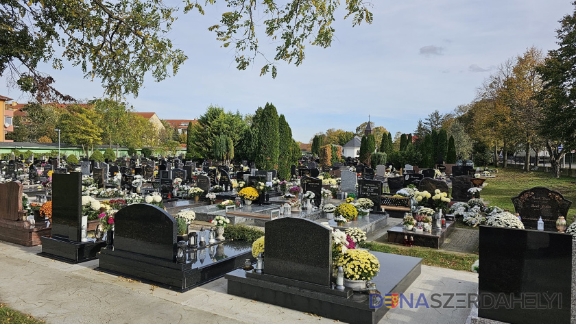 Foto: Nagy Attila Predĺžené otváracie hodiny a zvýšená prítomnosť polície pri cintorínoch