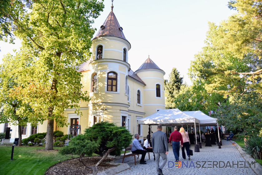 Obnovená Vermesova vila: opäť otvorili sídlo Galérie súčasných maďarských umelcov 