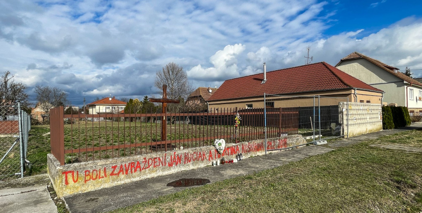 Vo Veľkej Mači sa začne s výstavbou Pamätníka slobody slova, kraj podpísal zmluvu so zhotoviteľom