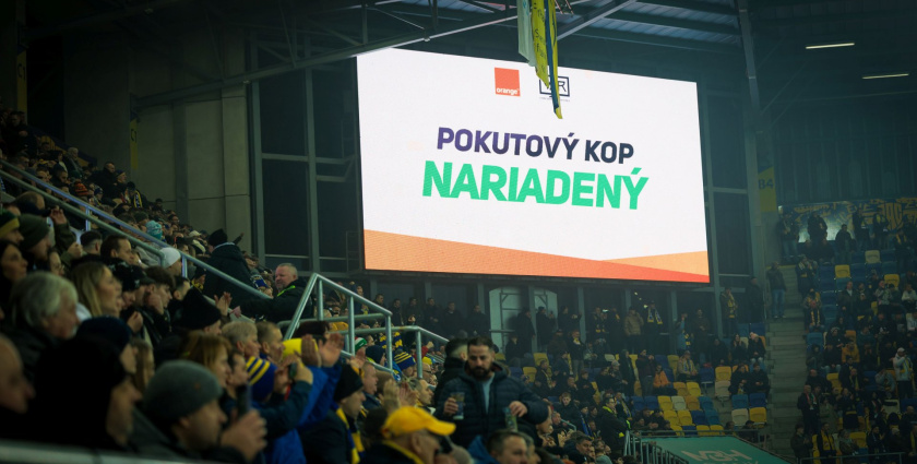 Video: Omyly rozhodcov počas derby DAC 1904-Slovan (0:3)