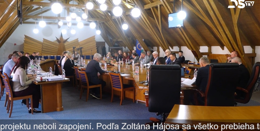 Embedded thumbnail for Poslanci upravili rozpočet a schválili zoznam nominovaných na mestské ocenenia