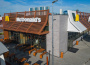 Nový McDonald's v Dunajskej Strede sa pýši moderným dizajnom, službou Zaparkuj a vyzdvihni a tiež elektronabíjacou stanicou