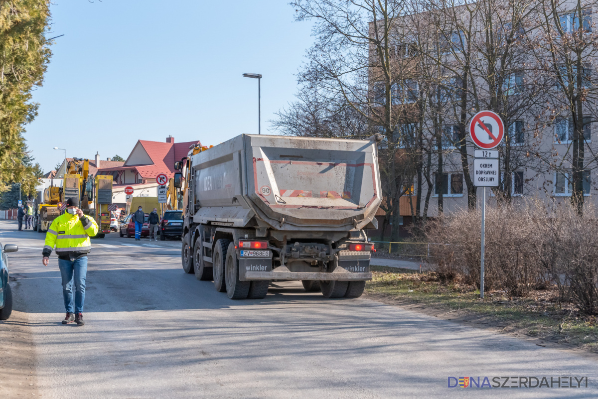 Začala sa výstavba kruhového objazdu Malé Blahovo Dunajskostredský